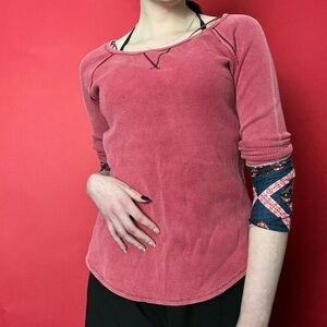 Pink long sleeve with paisley accents 💙🩷​​​​​​​​​​​​​​​